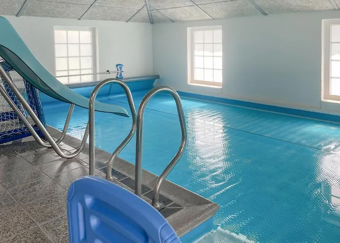 Дом отдыха Lovely In With Sauna